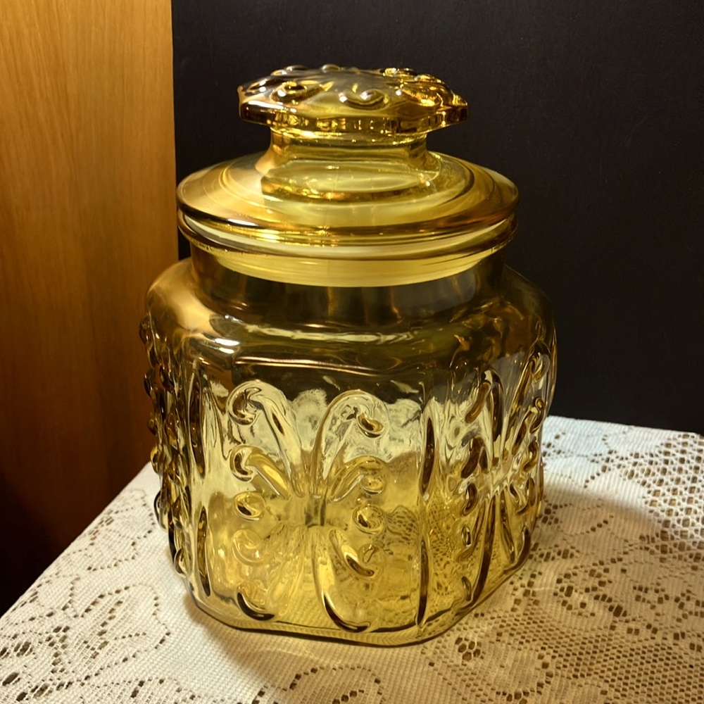 Amber glass jar